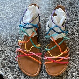 Steve Madden‎ Rainbow Sandals girls size 3.5 zipper back.